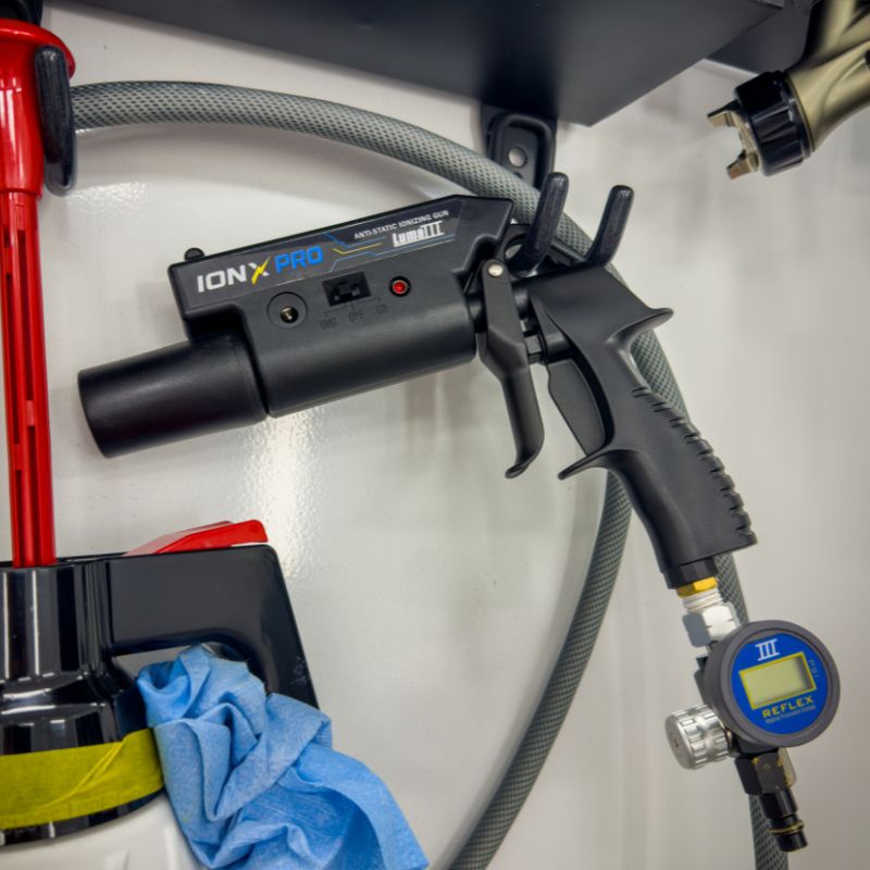 Luma III ION X PRO Anti-Static ionizing gun.